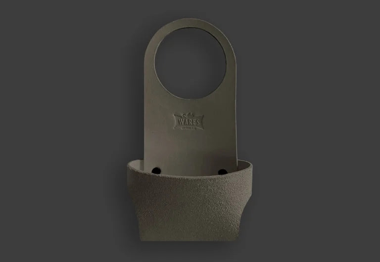 Fuel cap holder - Leather.