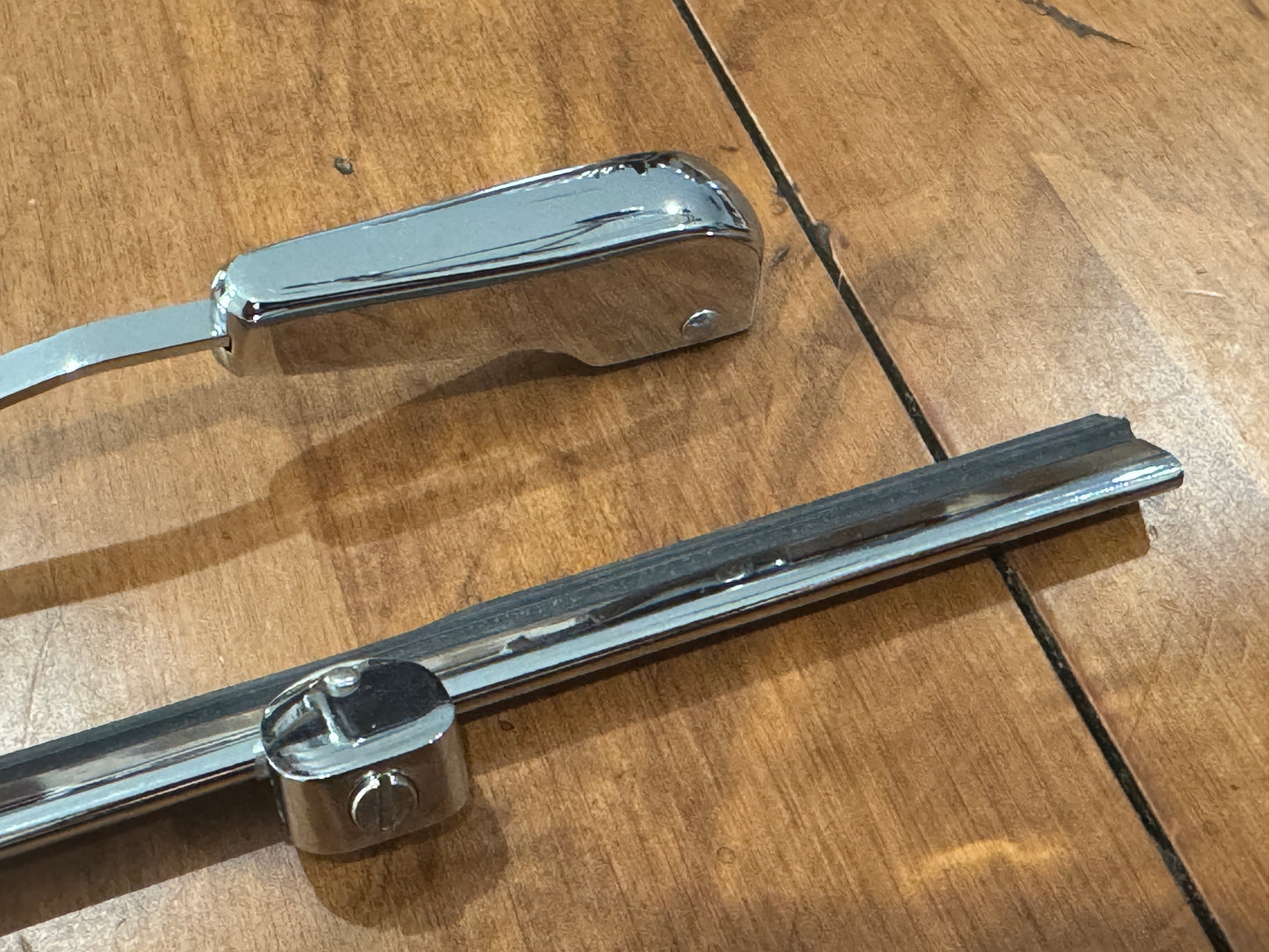 Bug Wiper Arm & Blade Kit Stainless Steel With Chrome Finish 52-57