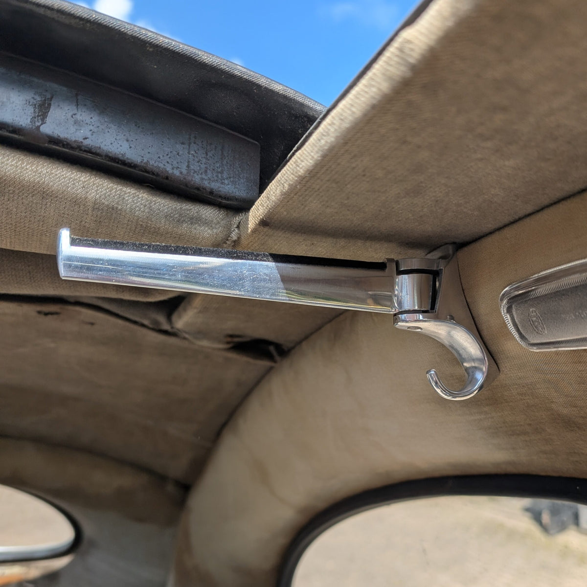 Beetle Coat Hanger – GHE Perohaus style