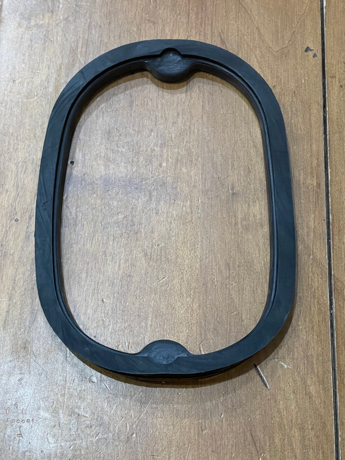 TAIL LIGHT SEALS - LEFT & RIGHT