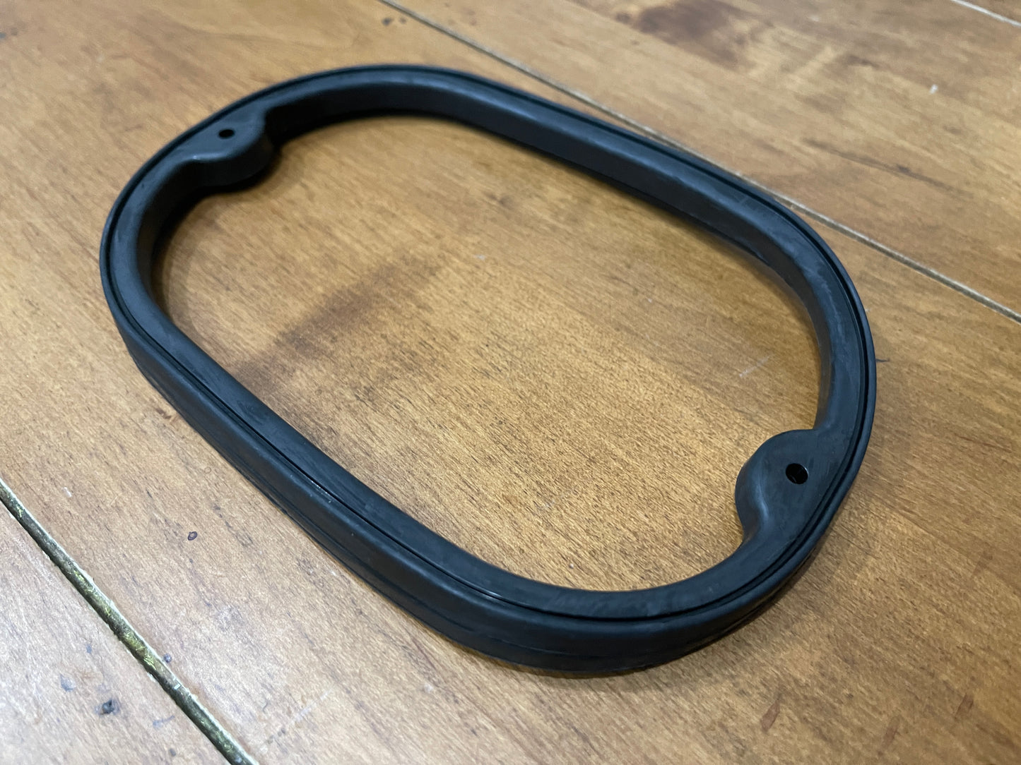 TAIL LIGHT SEALS - LEFT & RIGHT