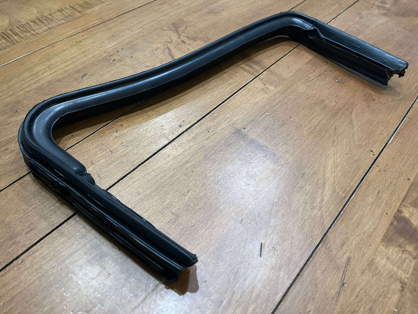 Vent Wing Seal - Left