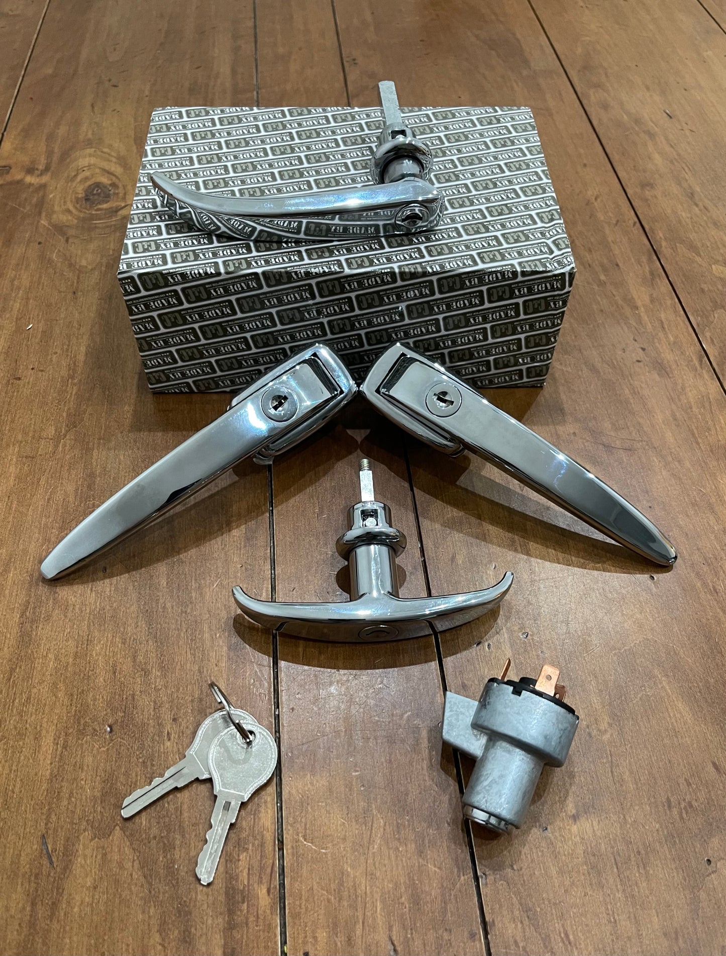 Handle Set Dual Locking Cab Handle Bus.