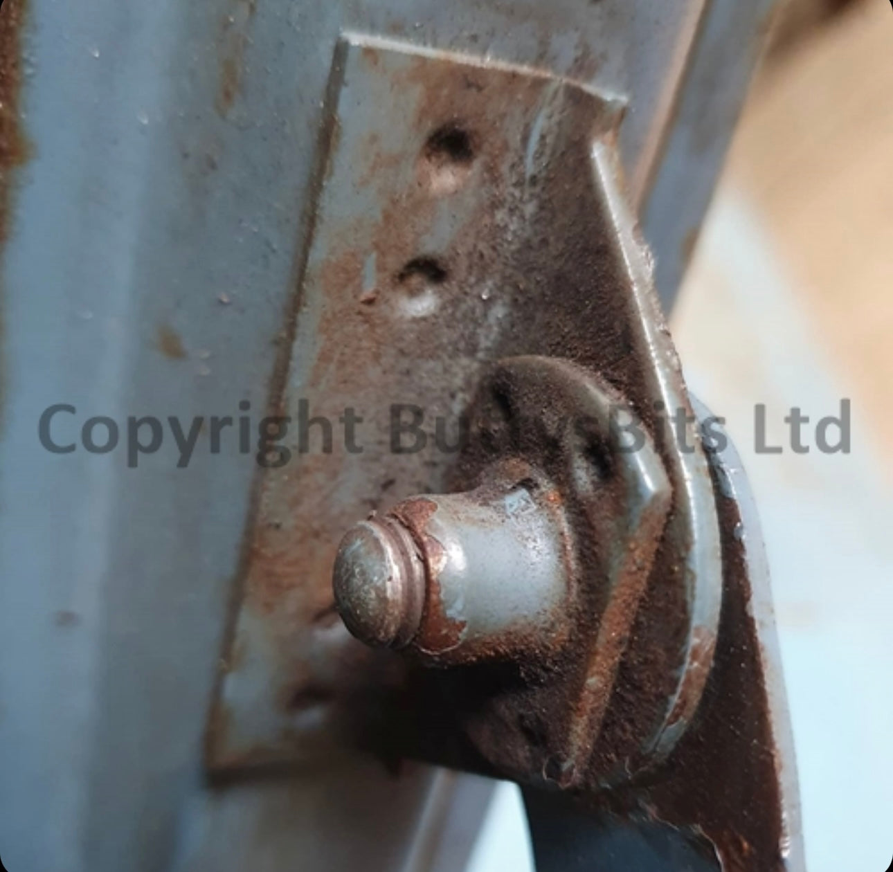 Engine lid stay mount and bolt kit