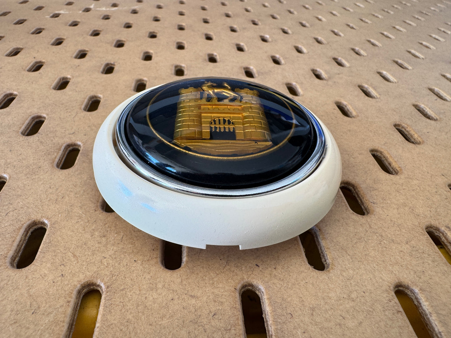 Early Style Wolfsburg Horn Button Ivory Gold