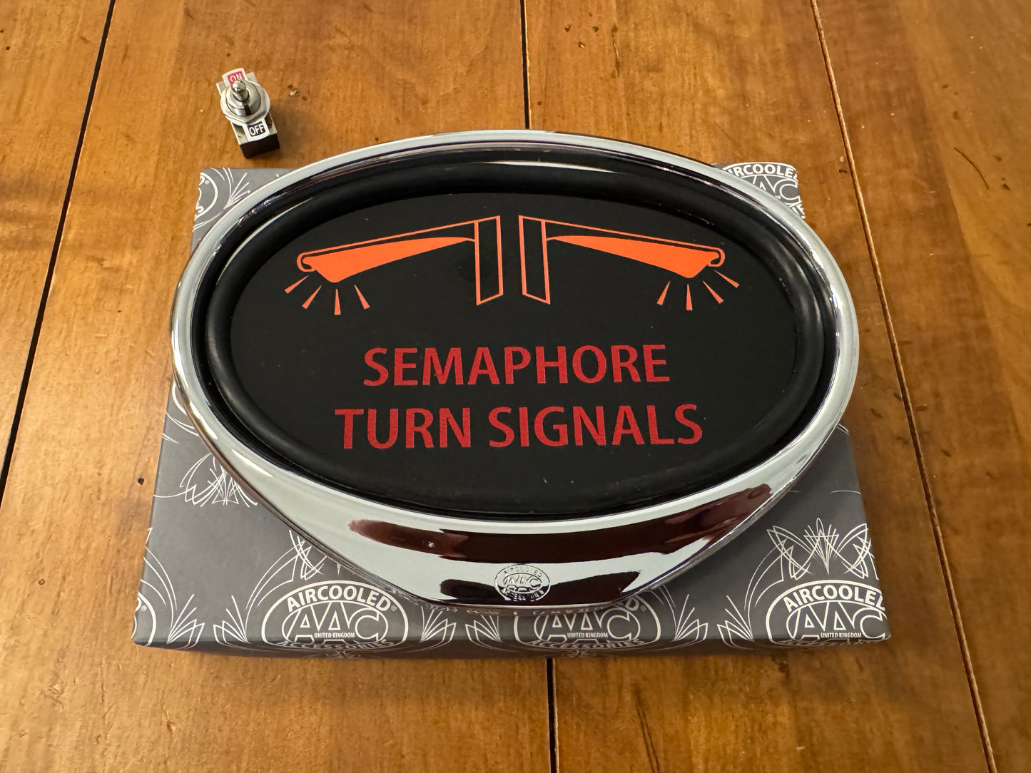 Semaphore Turn Signal Illuminated Sign