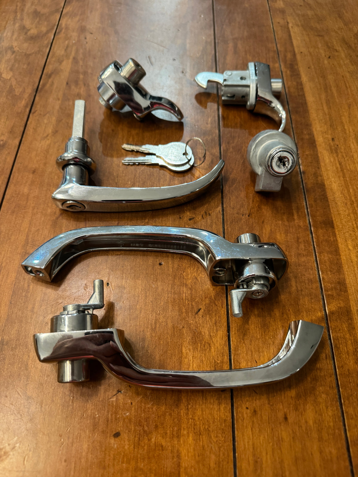 Complete Handle Set On One Key Bus 1967 Only
