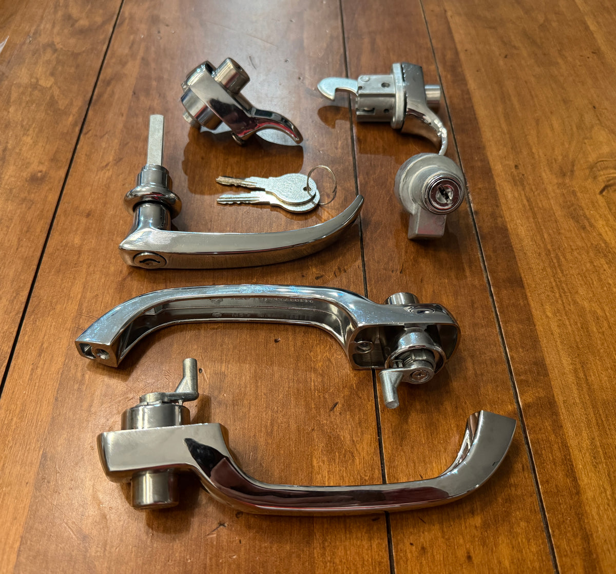 Complete Handle Set On One Key Bus 1967 Only