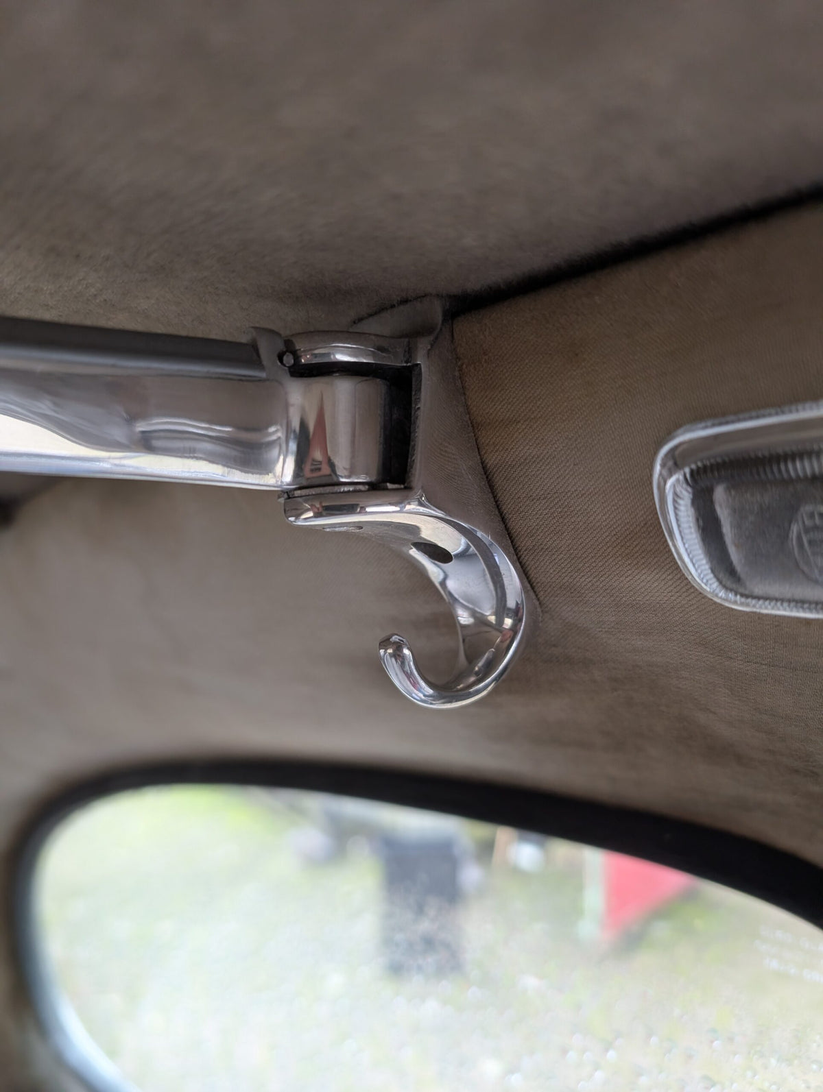 Beetle Coat Hanger – GHE Perohaus style