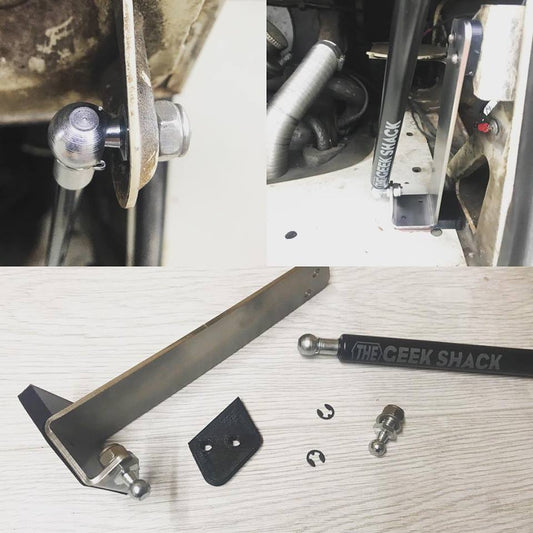 Engine lid strut kit for Baywindow Bus all years.
