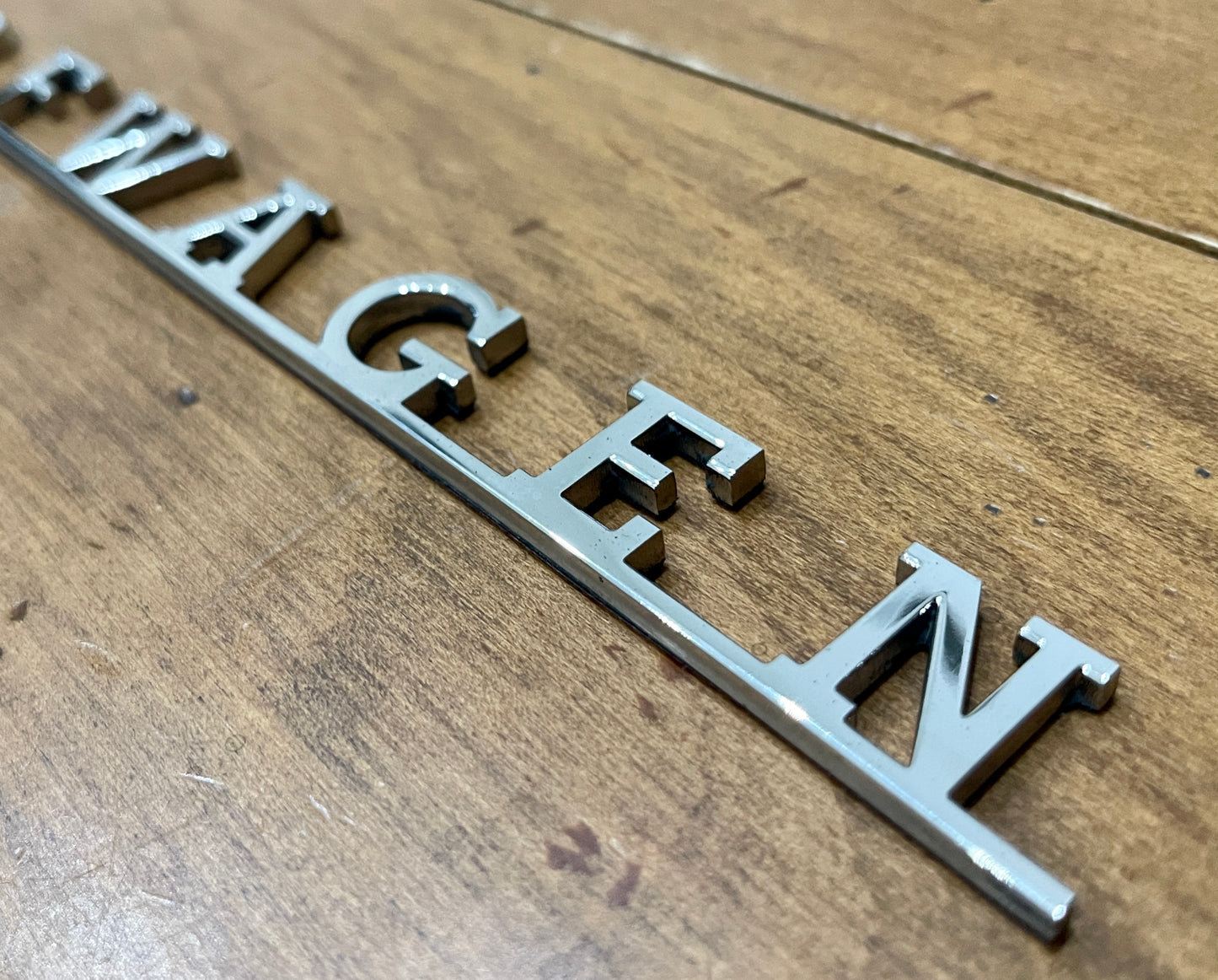 SURFWAGEN Stainless Steel Script