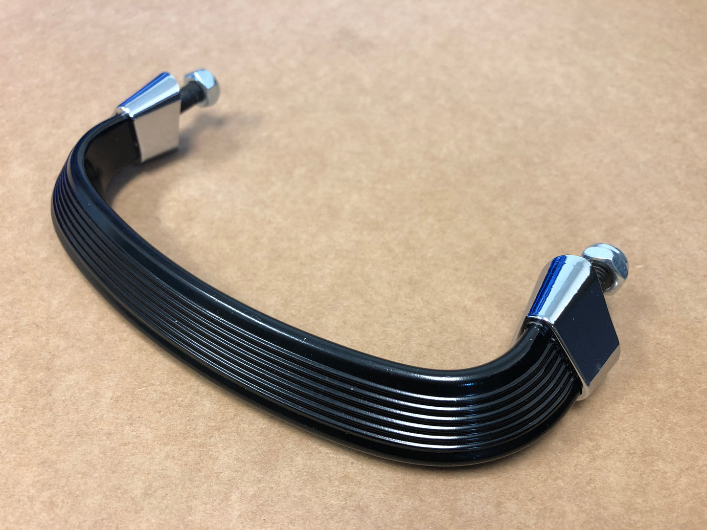 Beetle Dash Grab Handle in Black