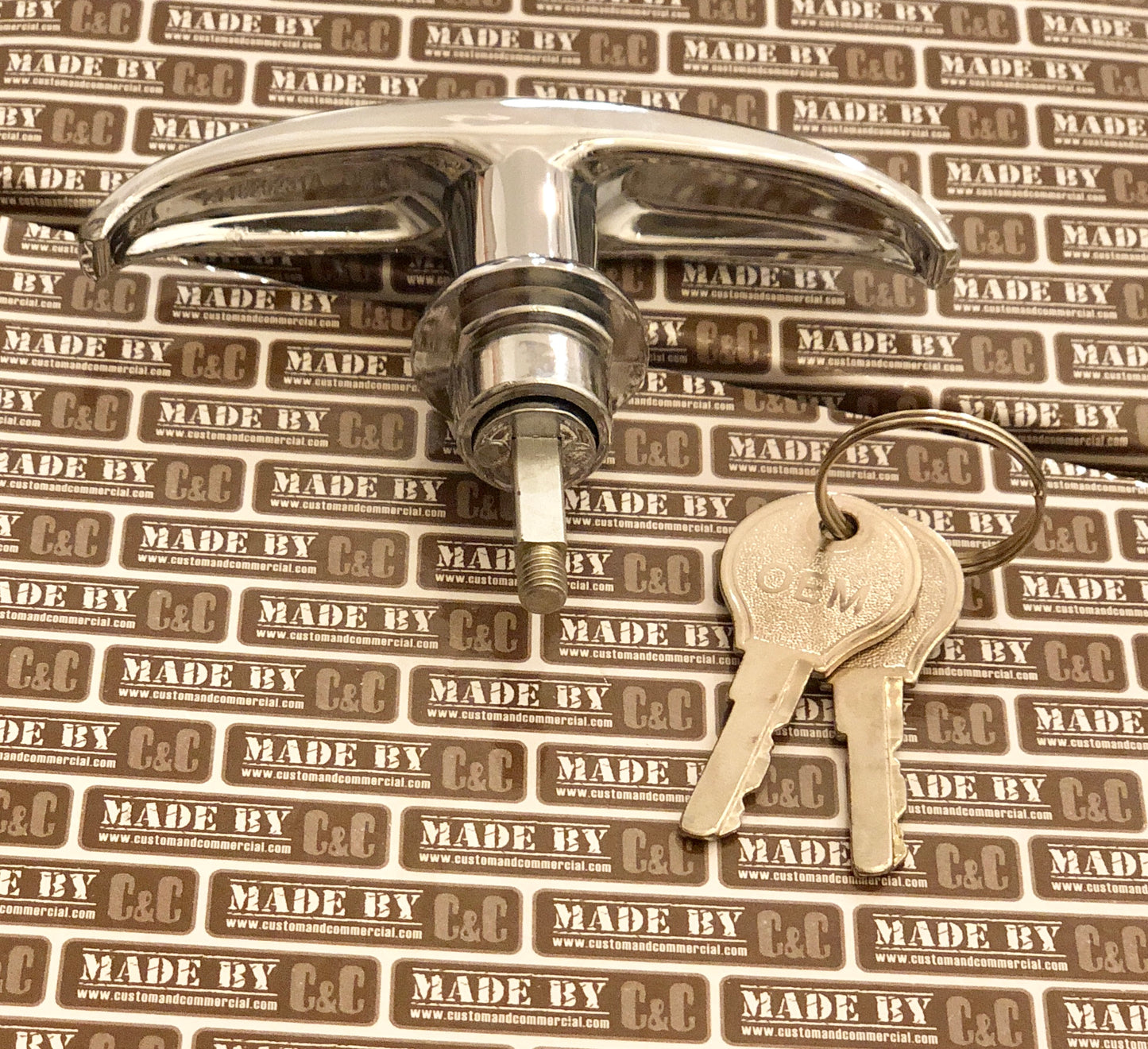 German quality rear hatch T handle with 2 E profile keys Bus 55-63